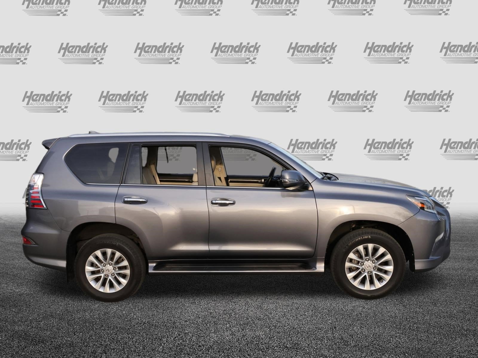 2023 LEXUS GX 460 Premium photo 3