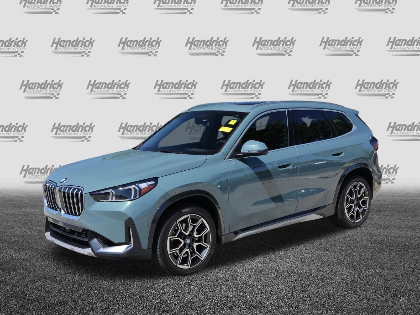 2025 BMW X1 xDrive28i photo 2