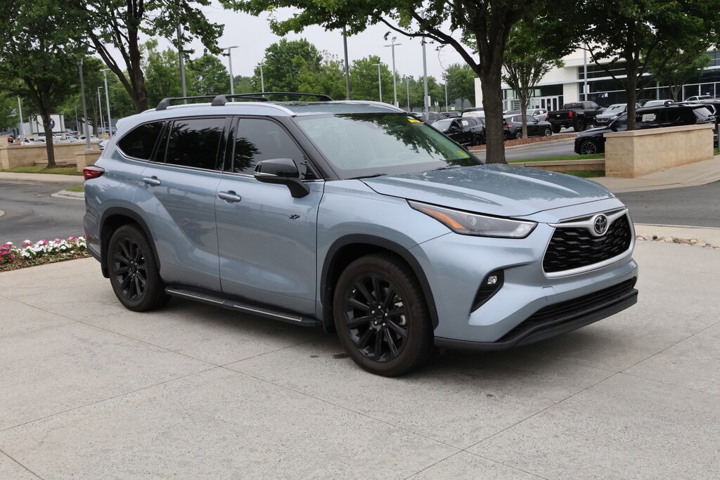 Used 2022 Toyota Highlander XLE SUV
