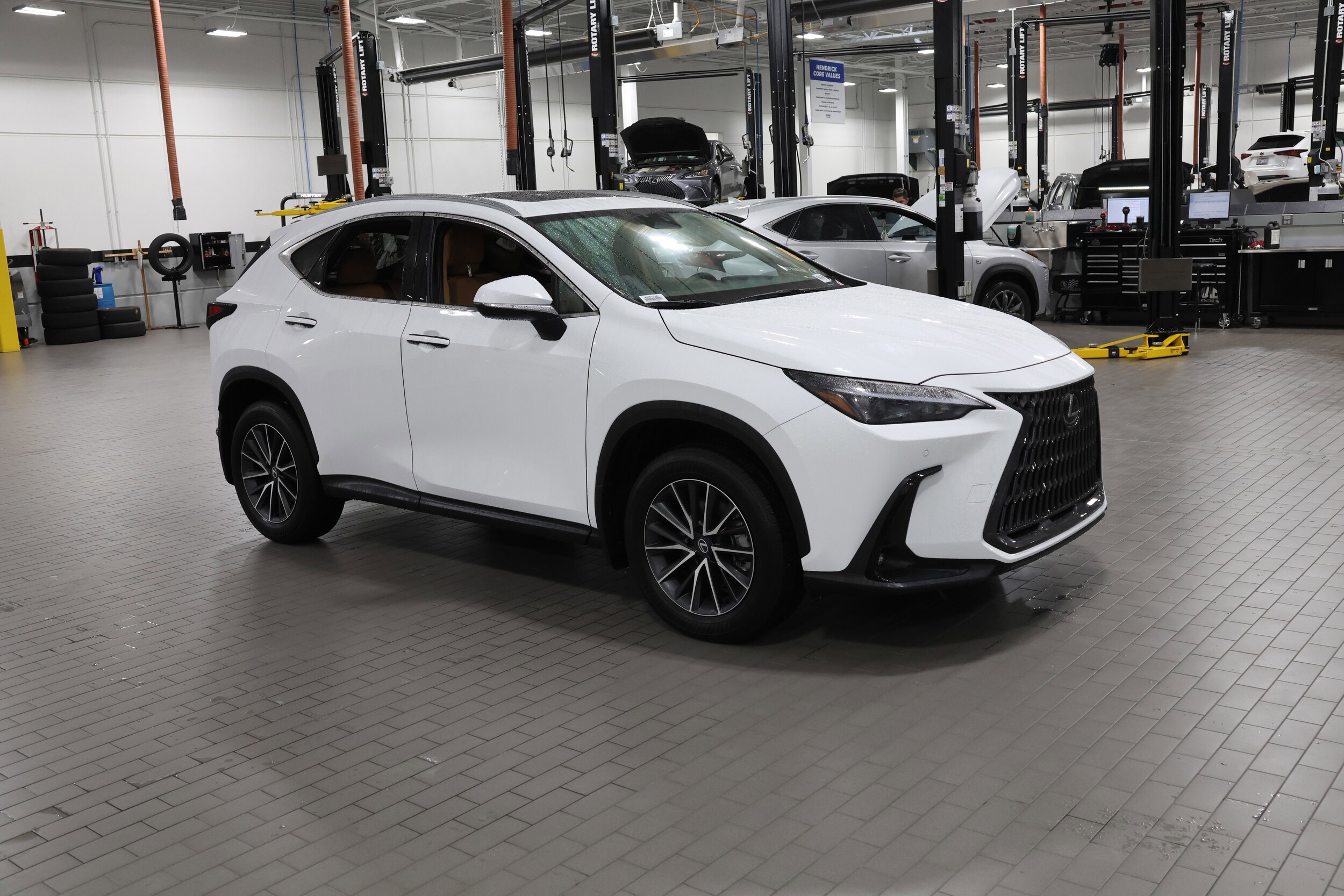 2026 Lexus NX 350 photo 2