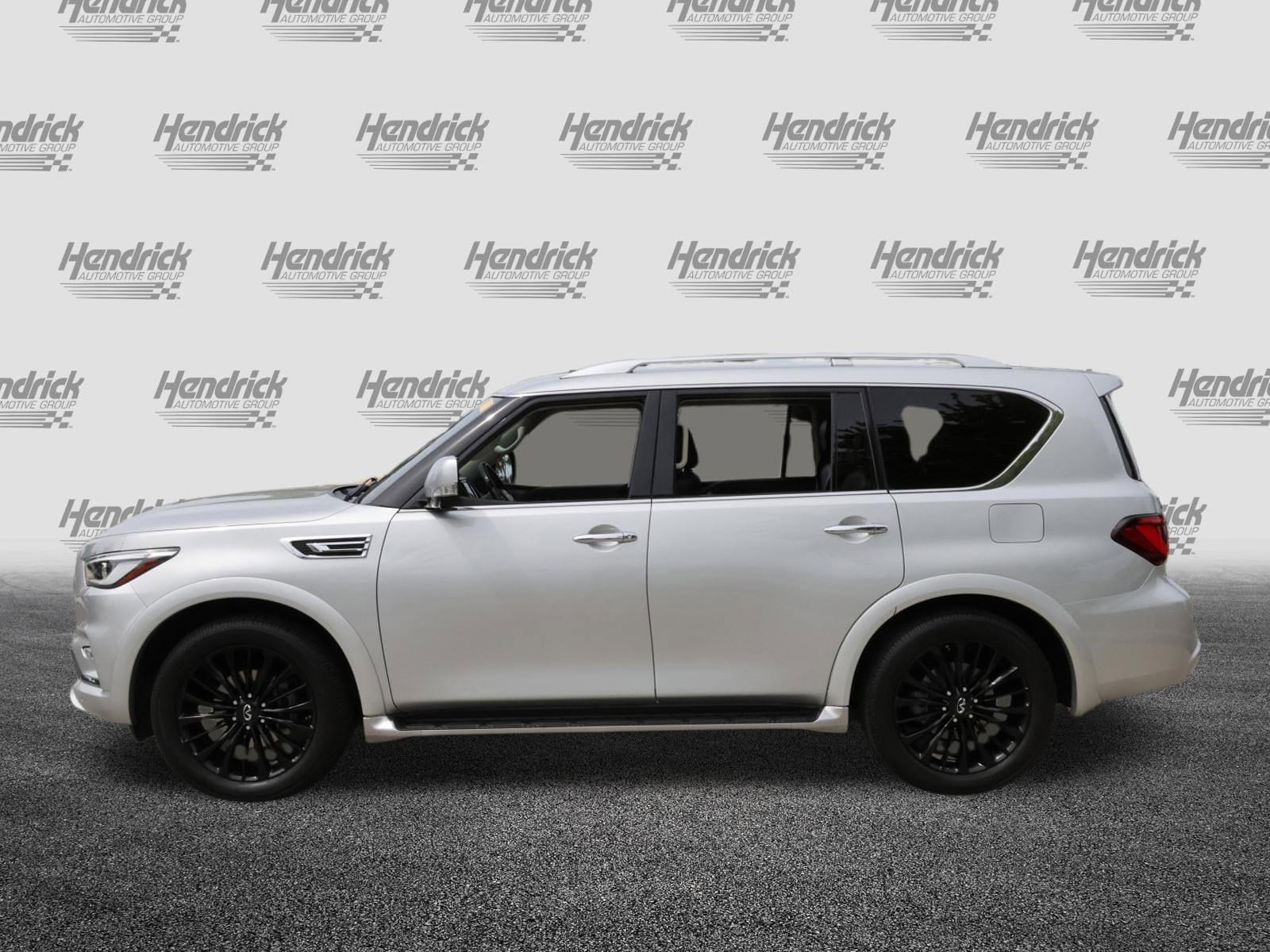 2021 INFINITI QX80 LUXE photo 4