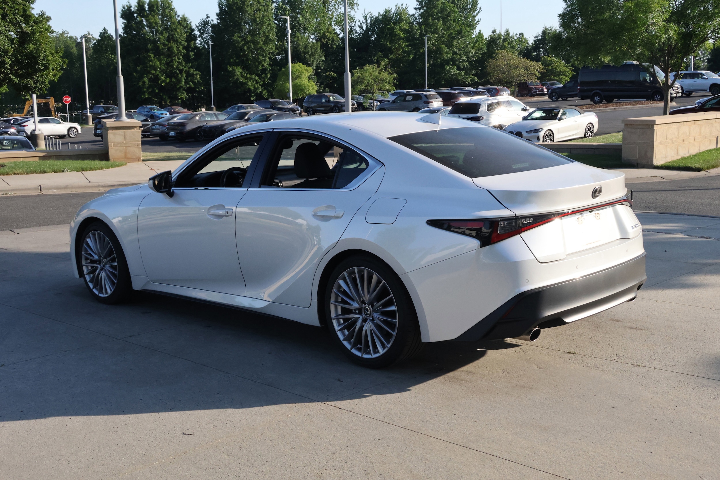 2024 LEXUS IS 300 photo 4