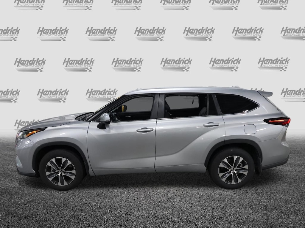 Used 2024 Toyota Highlander Hybrid XLE SUV