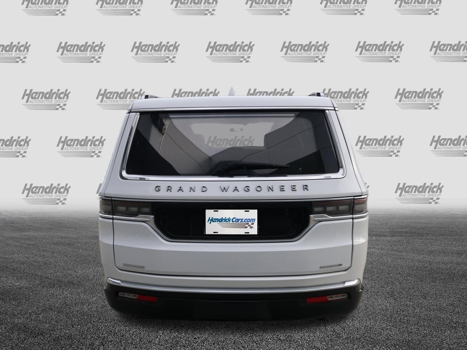 2023 Jeep Grand Wagoneer Series III photo 5