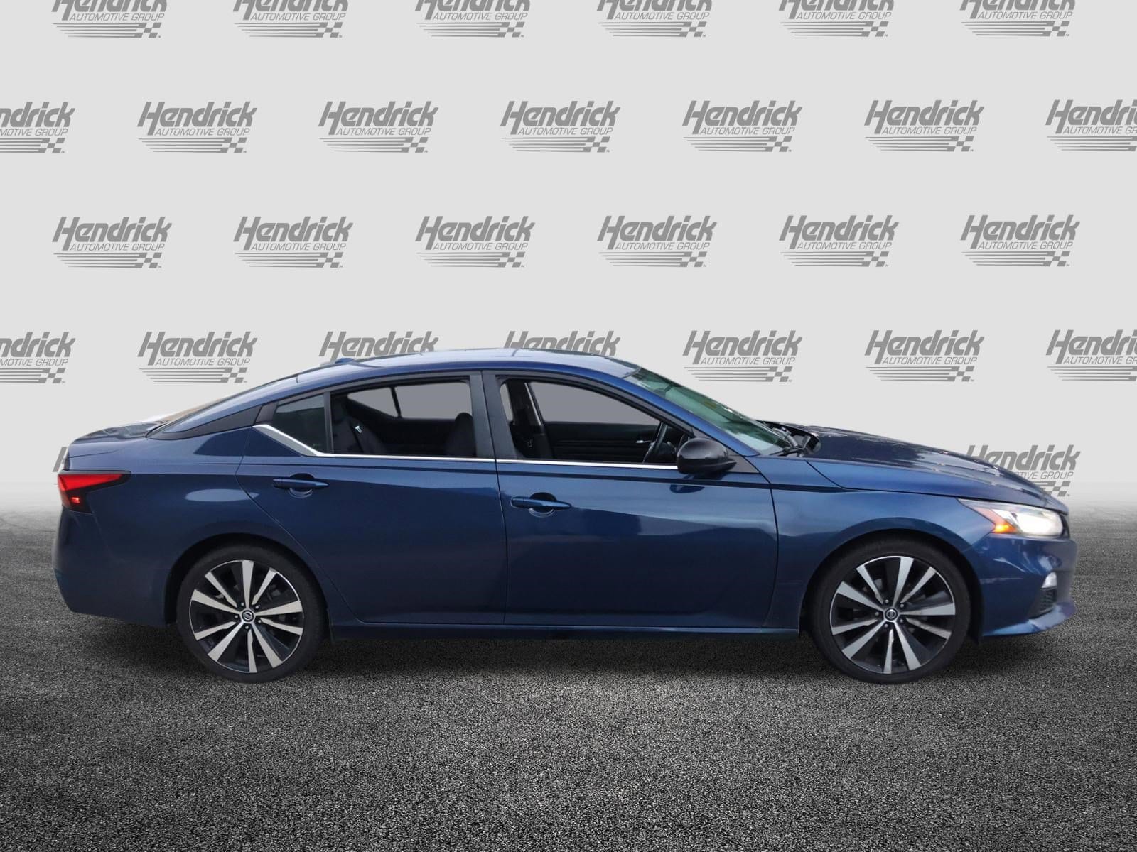 2020 Nissan Altima 2.5 SR photo 3