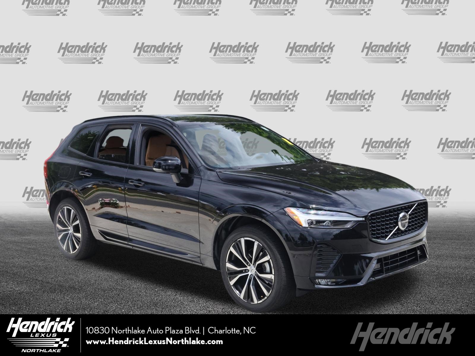 2024 Volvo XC60 B5 Ultimate Dark Theme AWD's photo