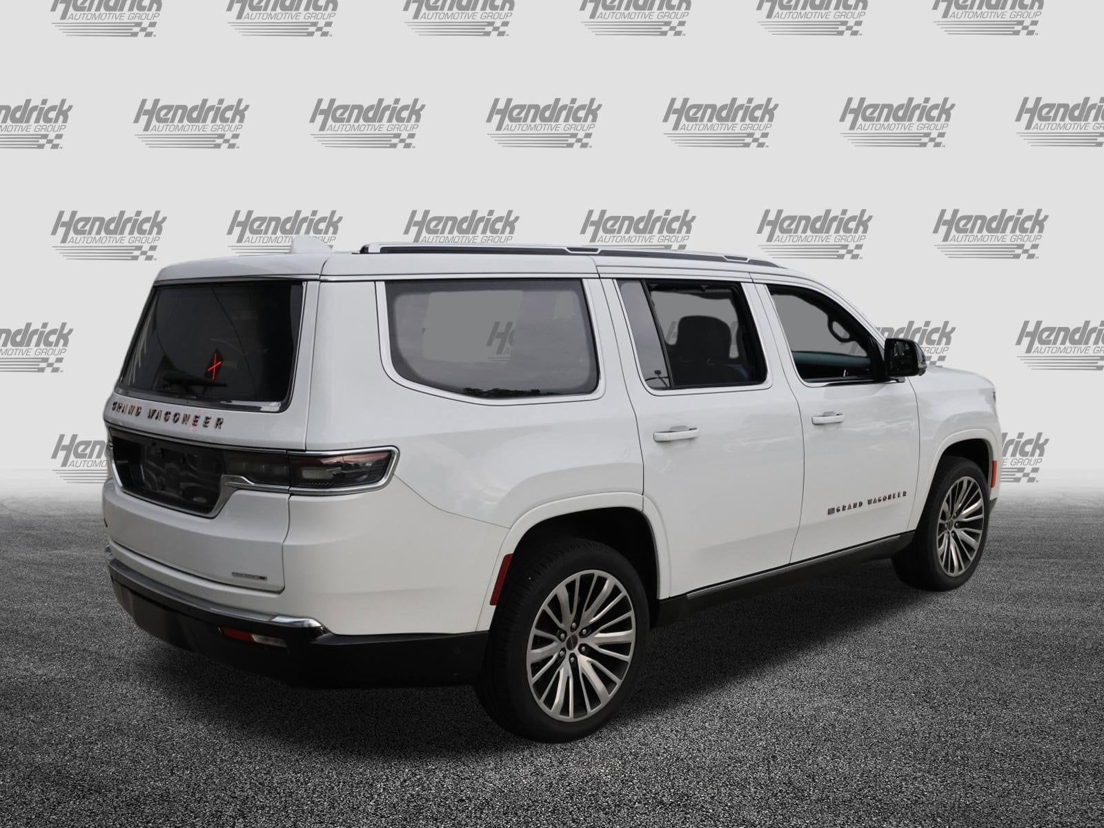 2023 Jeep Grand Wagoneer Series III photo 6