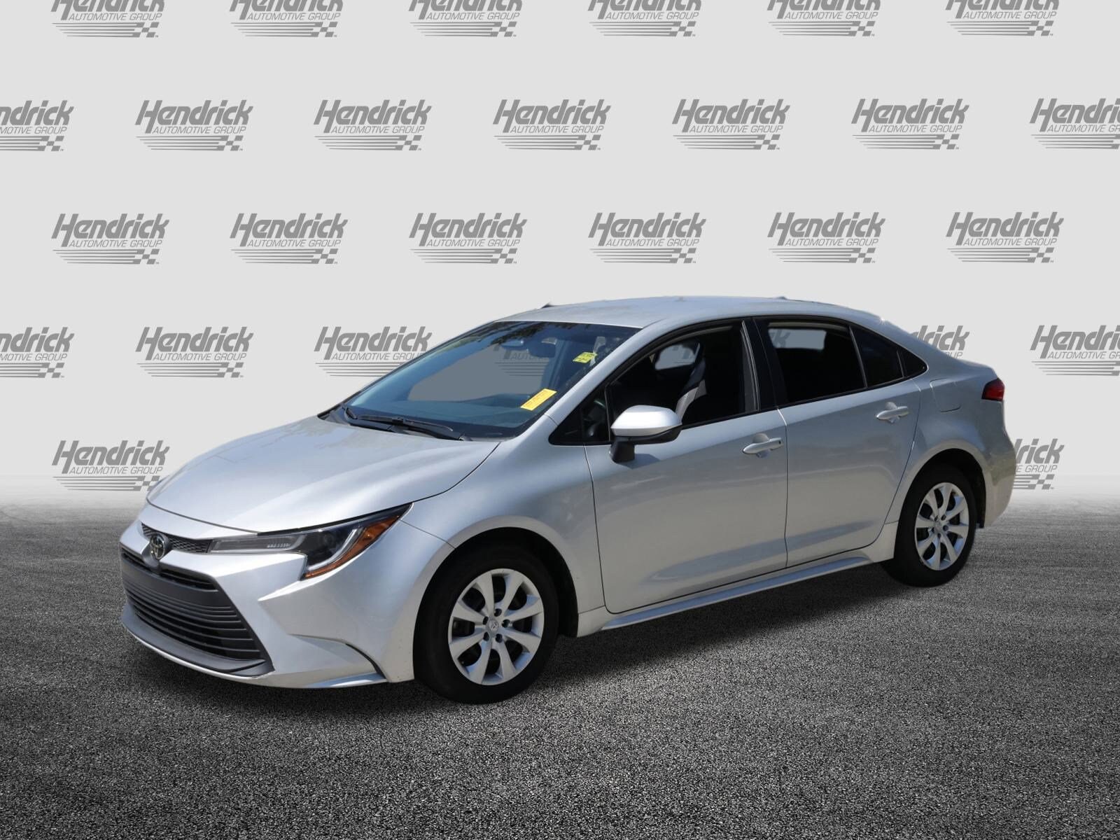 2023 Toyota Corolla LE photo 3