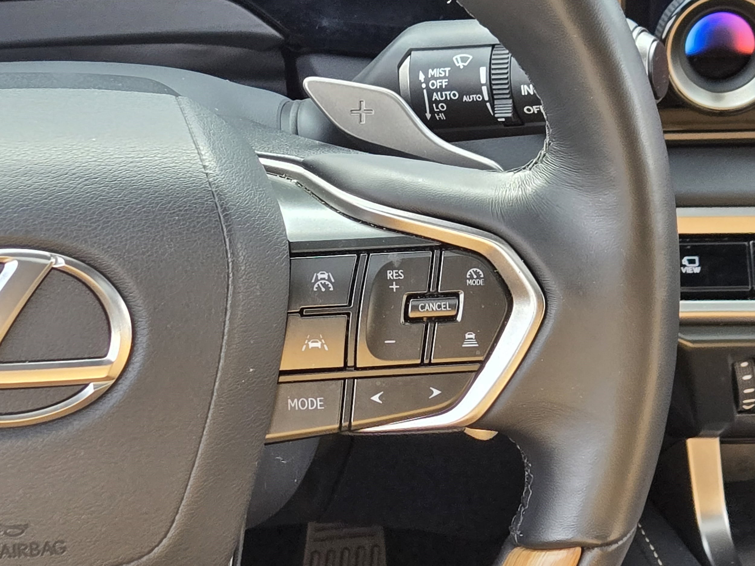 2025 Lexus RX 350 - Photo 29