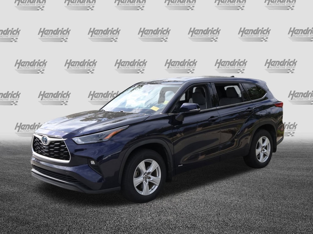 Used 2022 Toyota Highlander Hybrid LE SUV