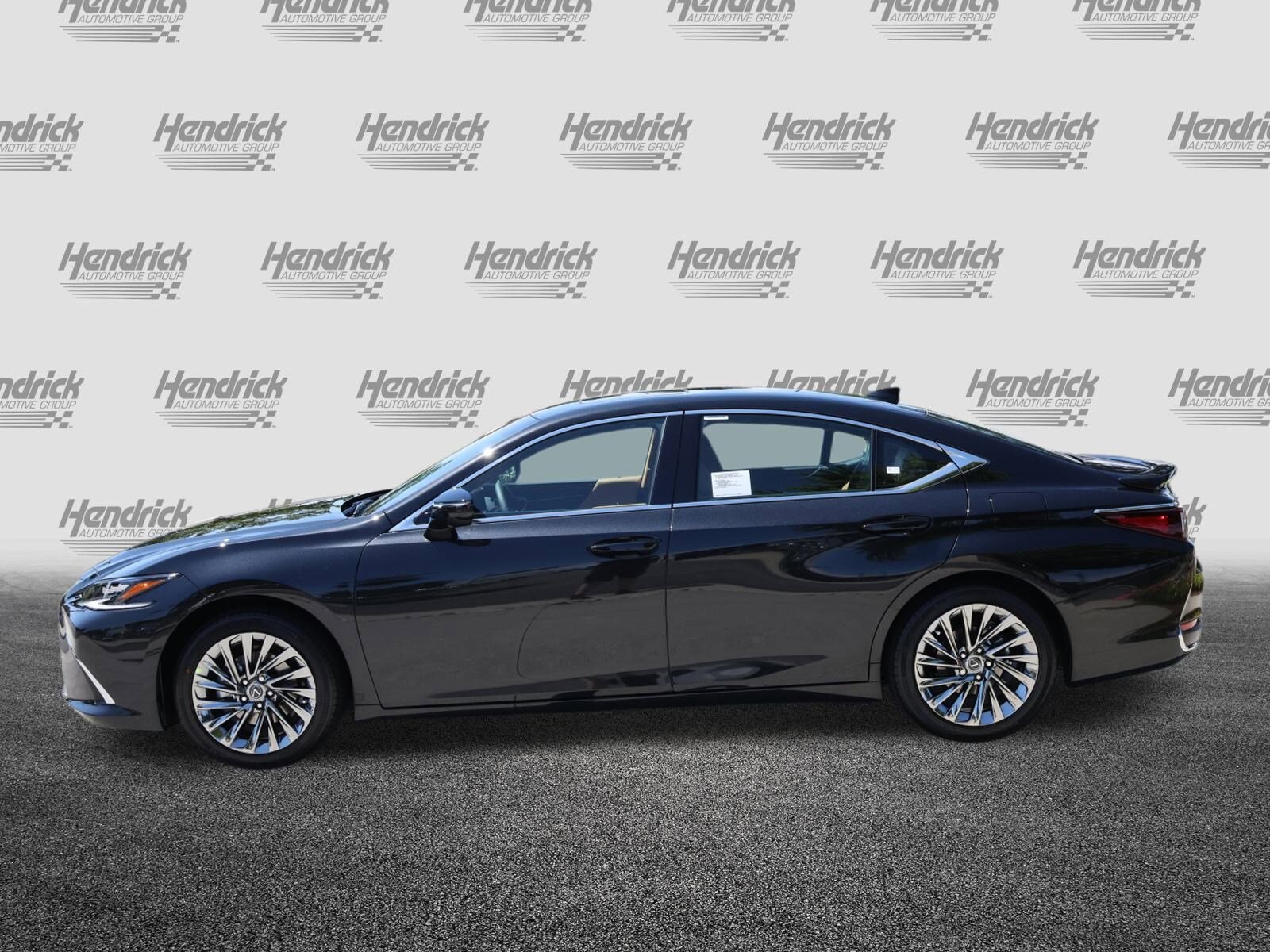 2025 Lexus ES 300h Ultra Luxury photo 4