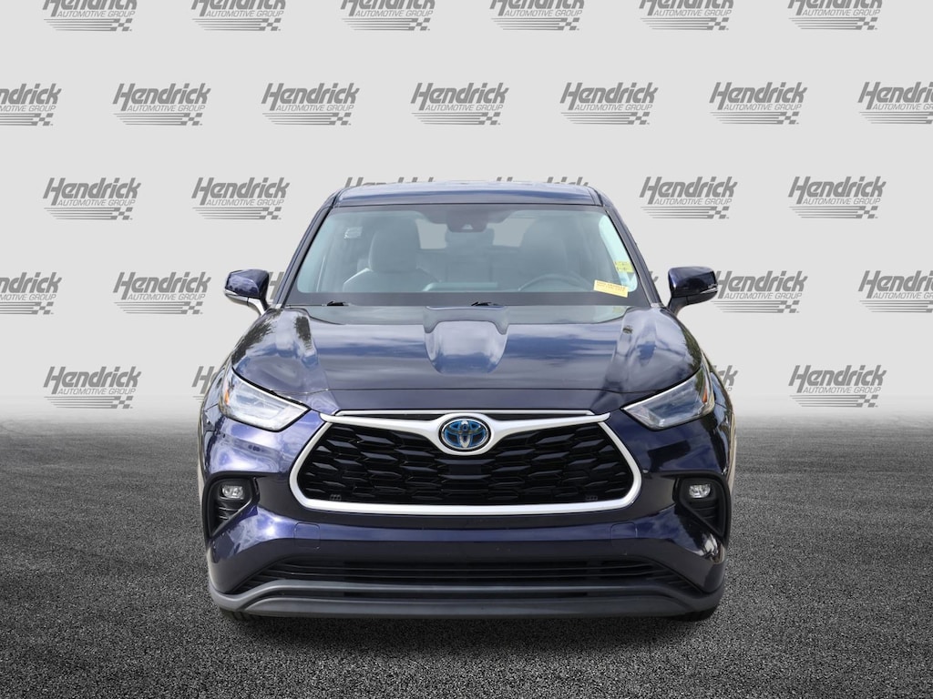 Used 2022 Toyota Highlander Hybrid LE SUV