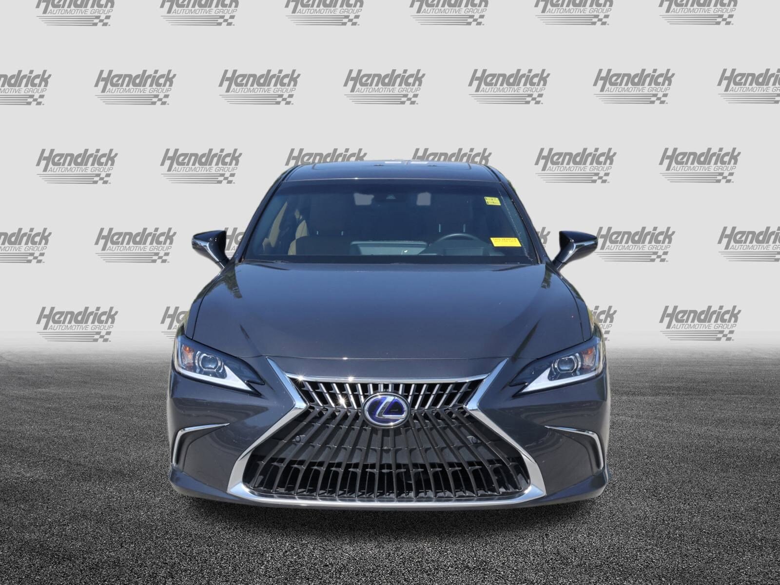 2022 Lexus ES 300h photo 3