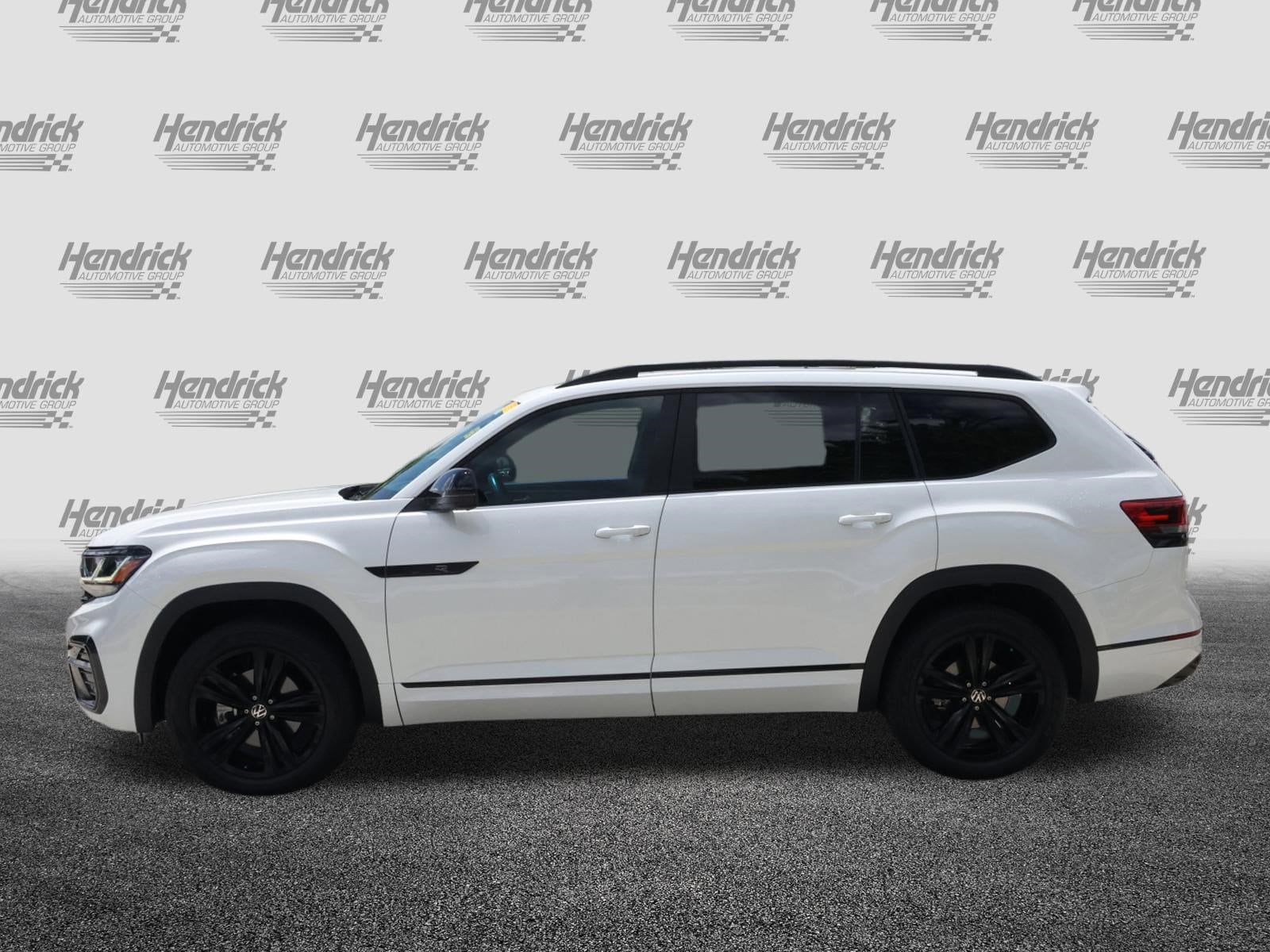 2023 Volkswagen Atlas 3.6L V6 SEL R-Line Black 4MOTION photo 4