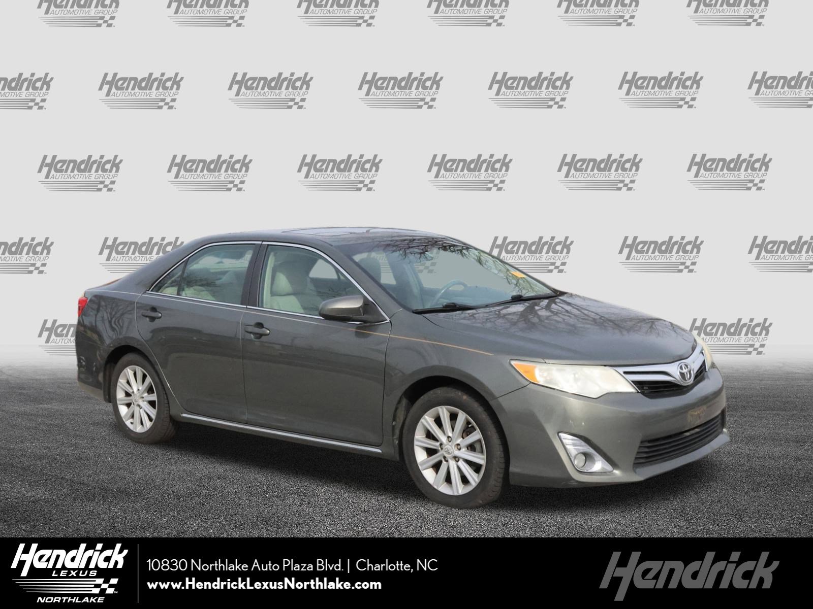 2012 Toyota Camry XLE's photo
