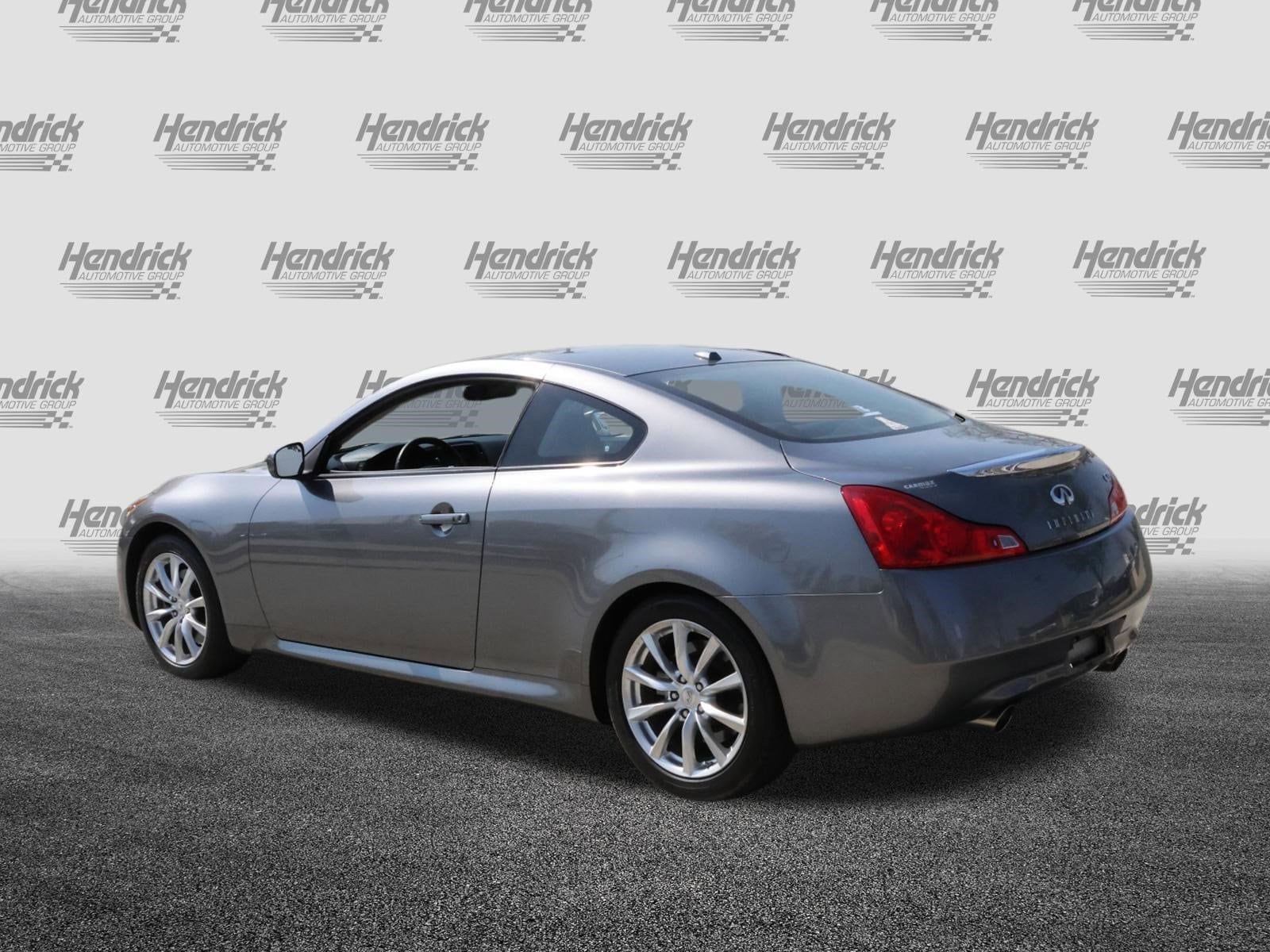 2011 INFINITI G37 Coupe photo 5