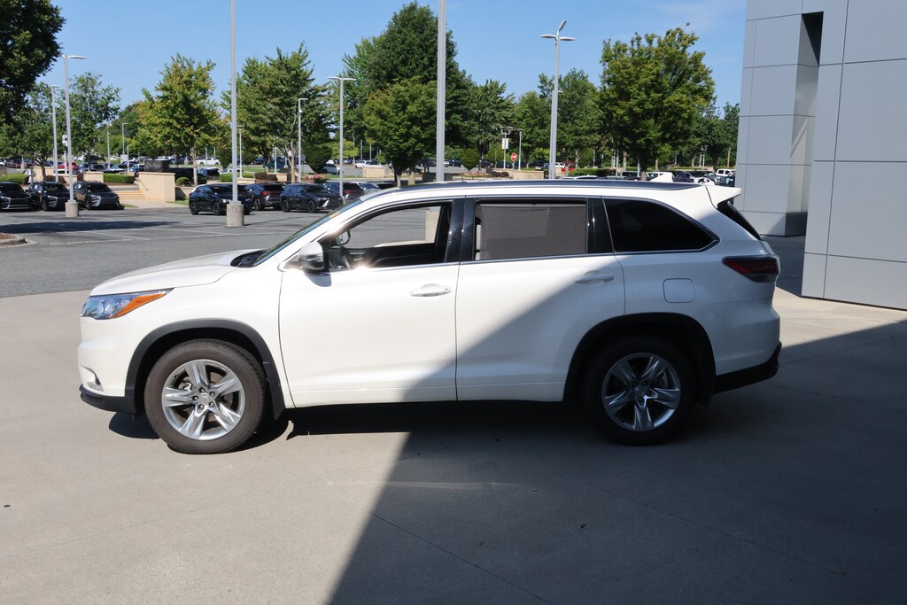 Used 2015 Toyota Highlander Limited SUV