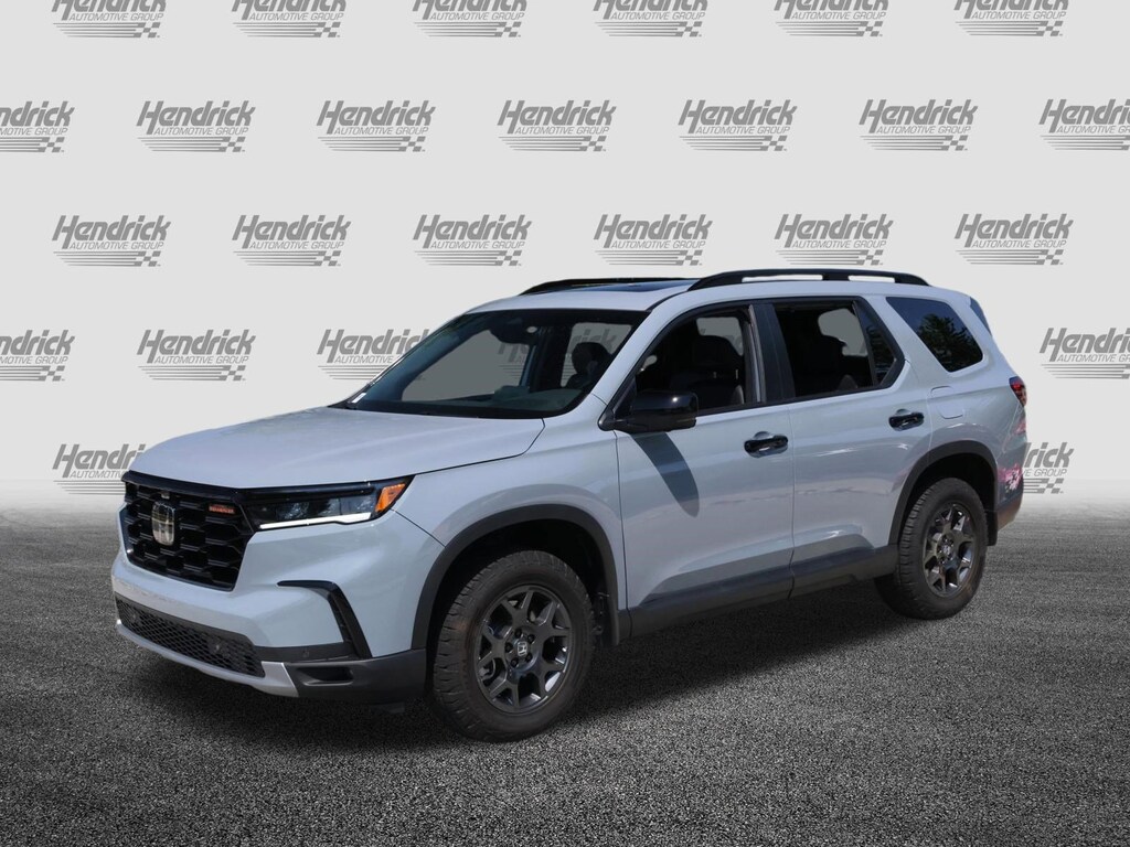 Used 2025 Honda Pilot TrailSport SUV