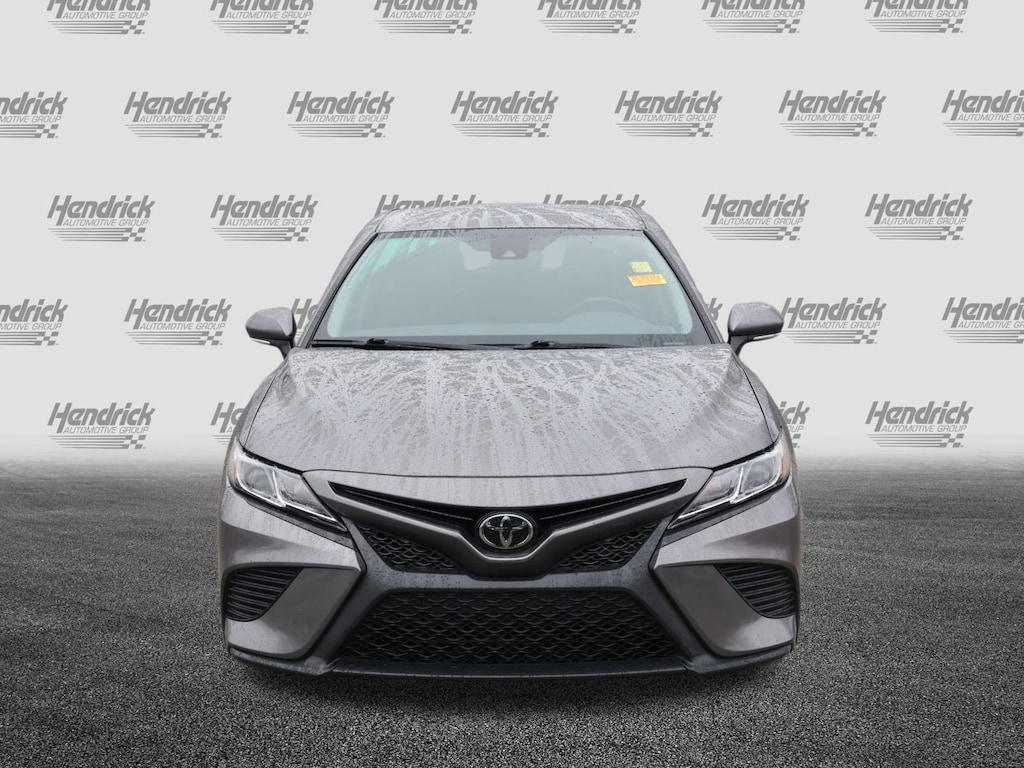 Used 2020 Toyota Camry SE Sedan