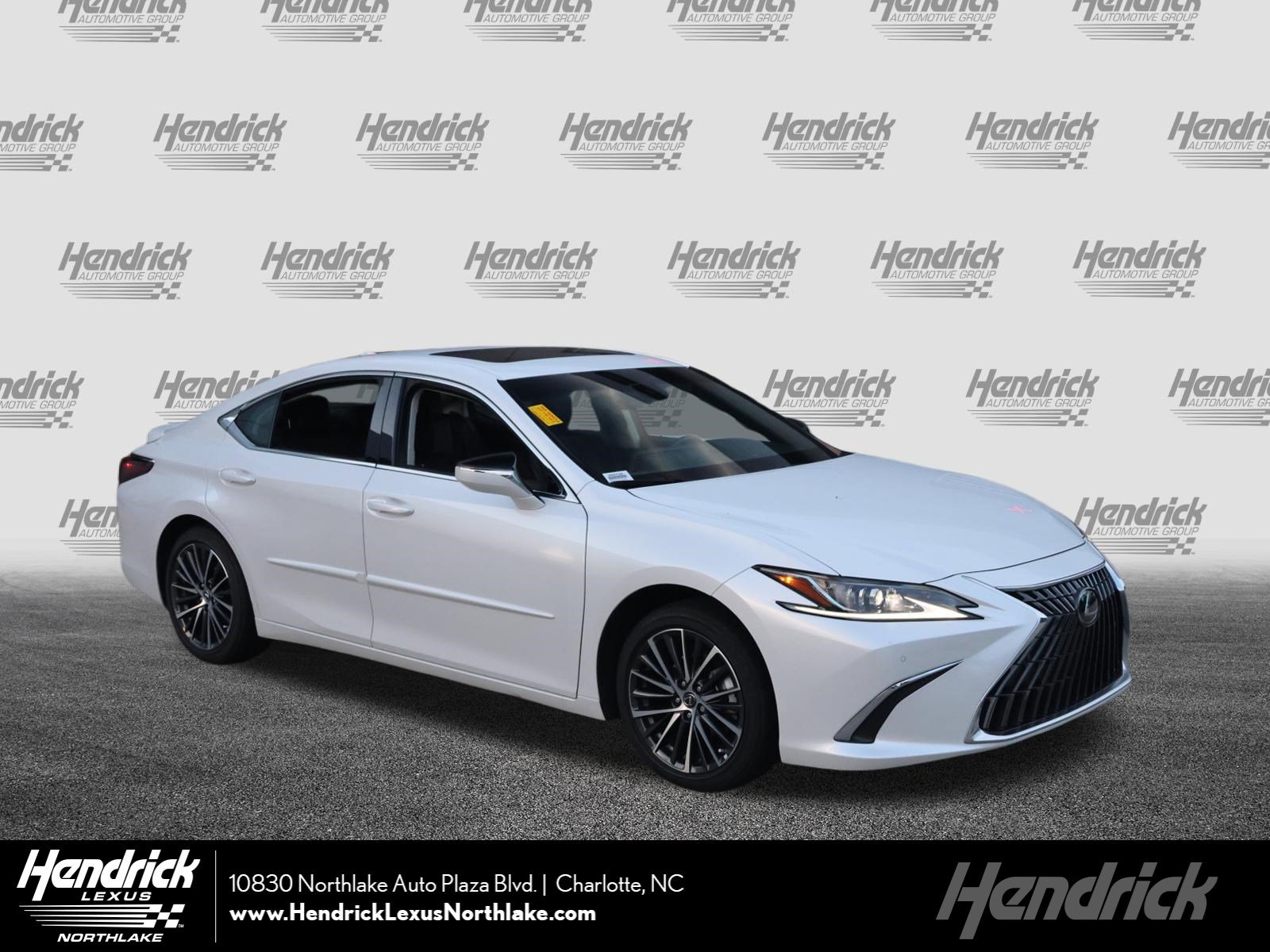 2025 Lexus ES 300h 300h's photo