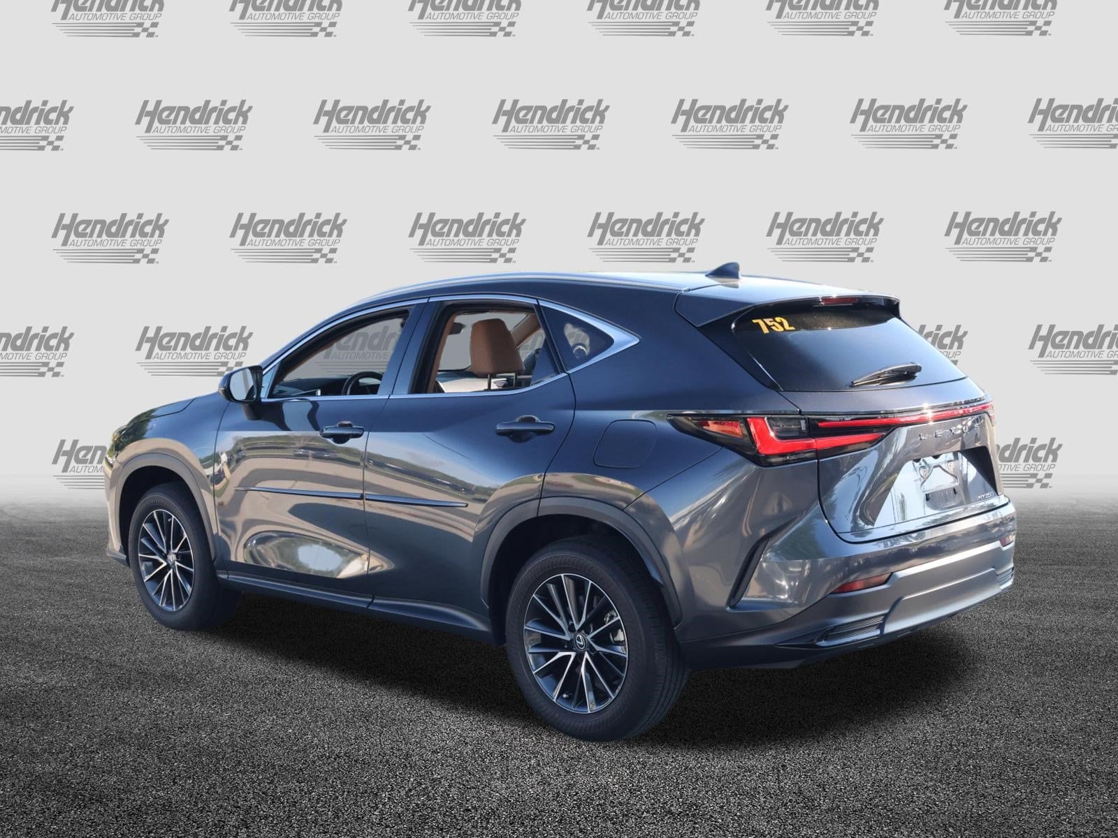 2025 LEXUS NX 250 Premium photo 4