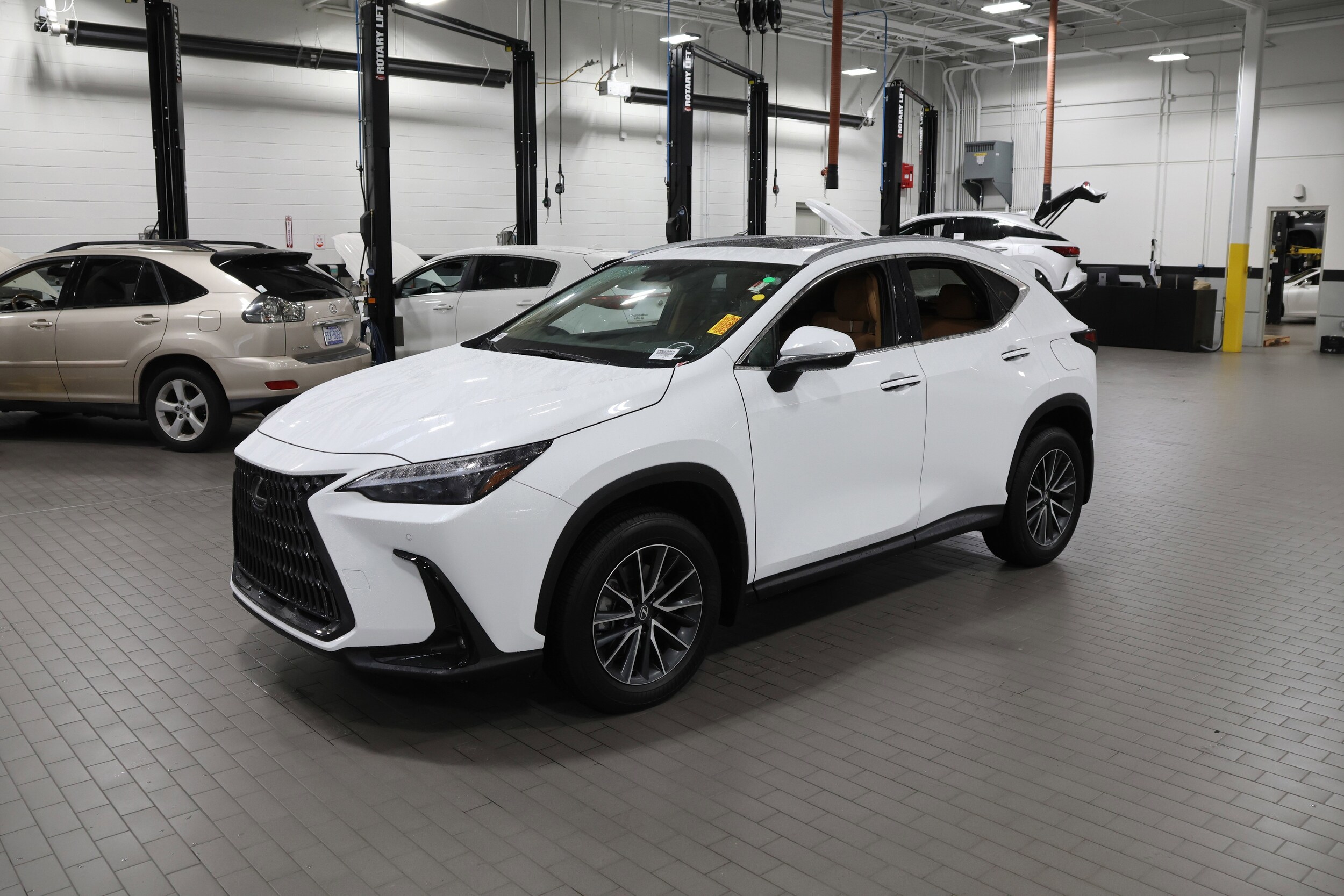 2026 Lexus NX 350 photo 4