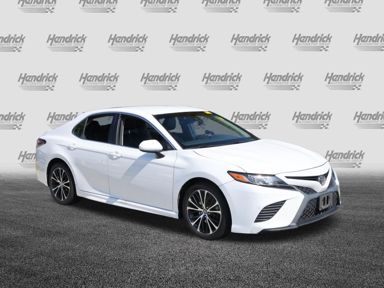 2018 Toyota Camry SE Sedan