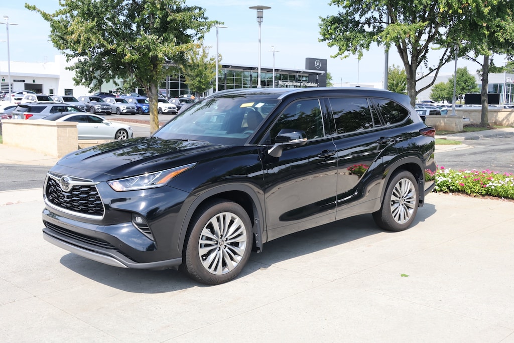 Used 2025 Toyota Highlander Platinum SUV