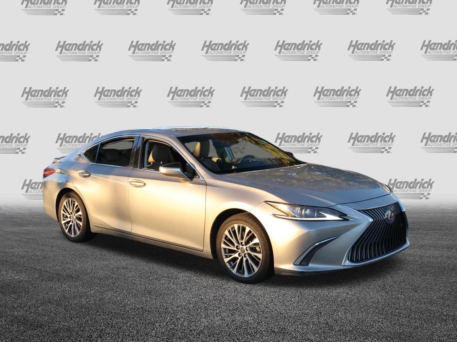 2020 LEXUS ES 300h Sedan