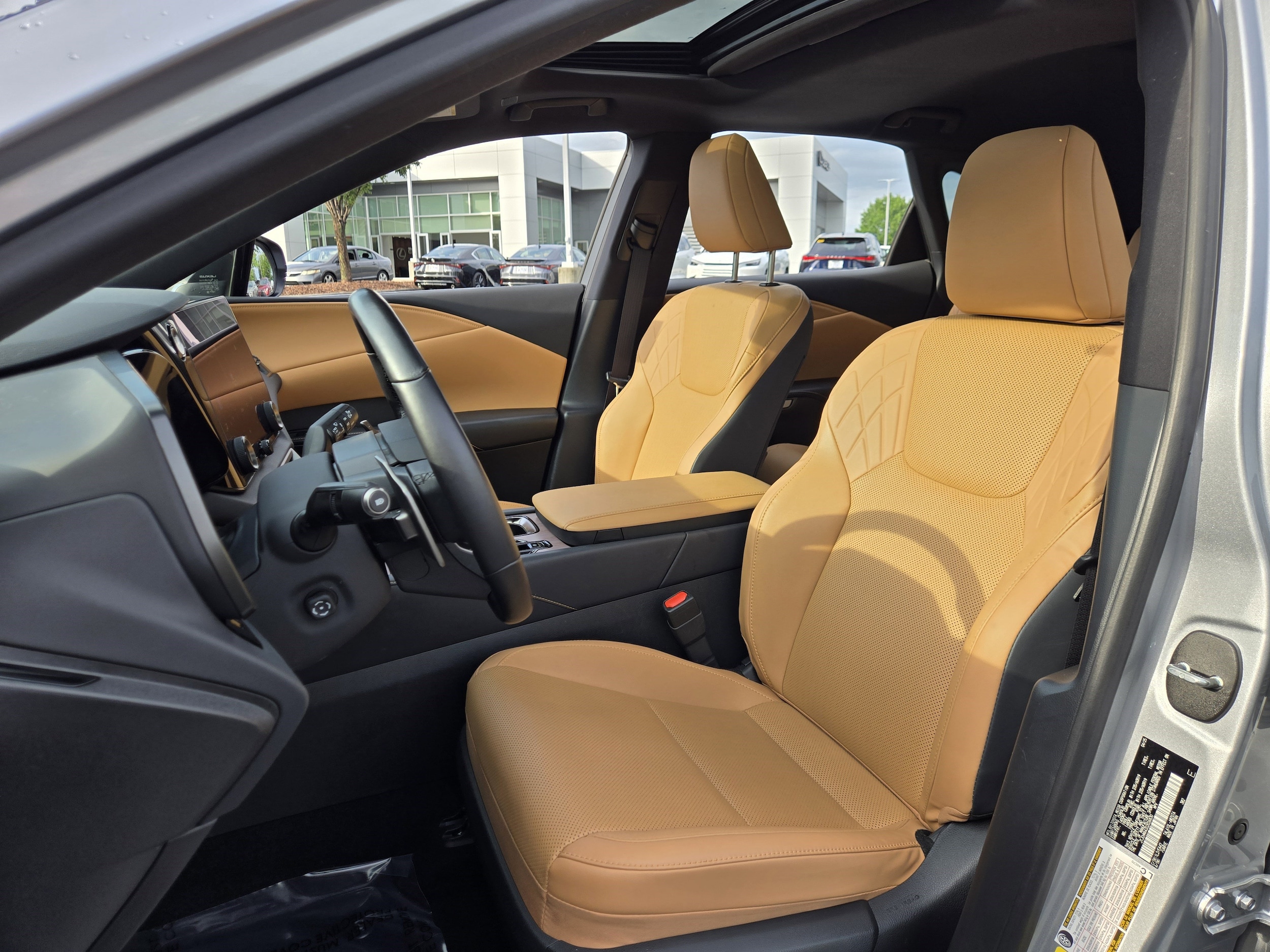 2025 Lexus RX 350 - Photo 32