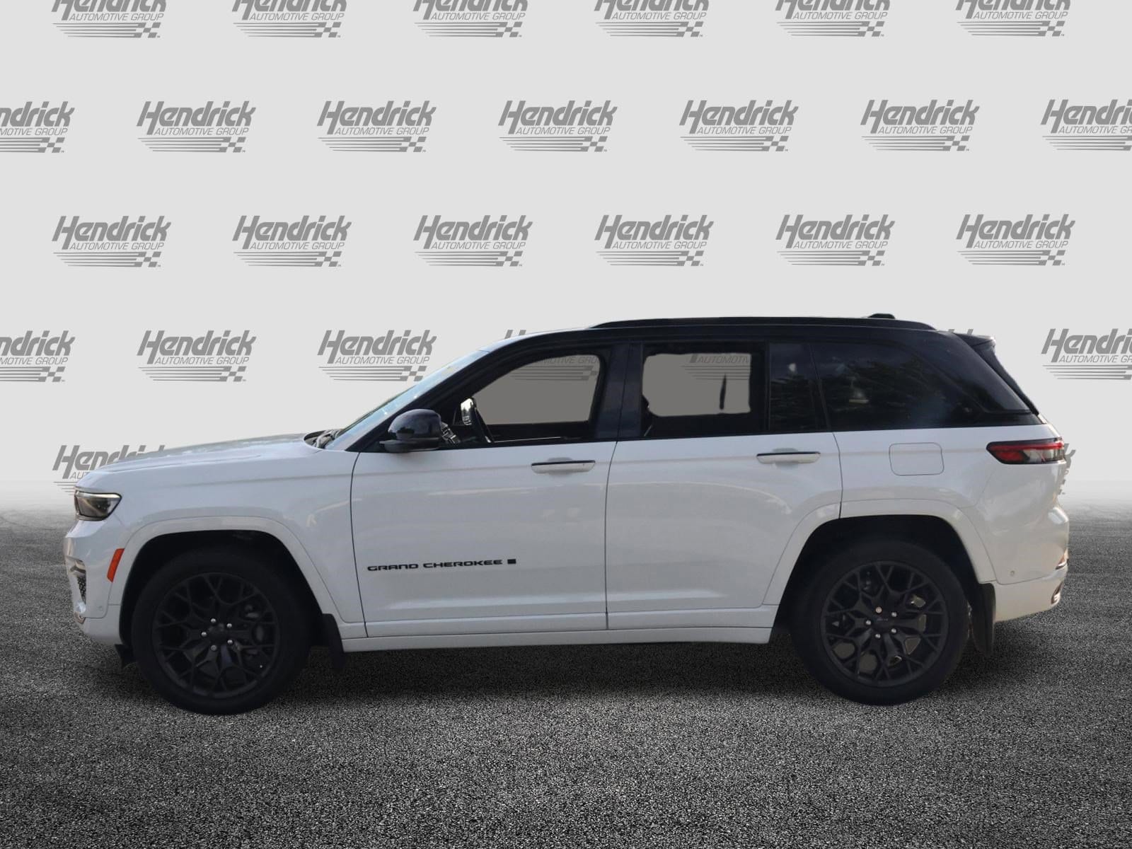 2024 Jeep Grand Cherokee Summit photo 4