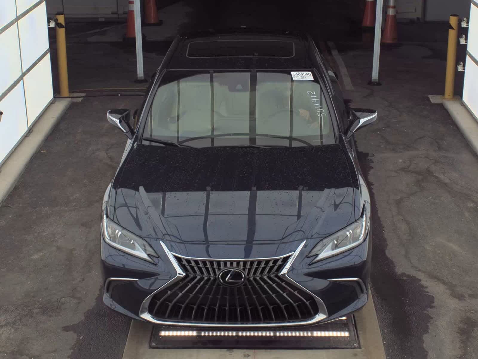 2025 Lexus ES 350 photo 2