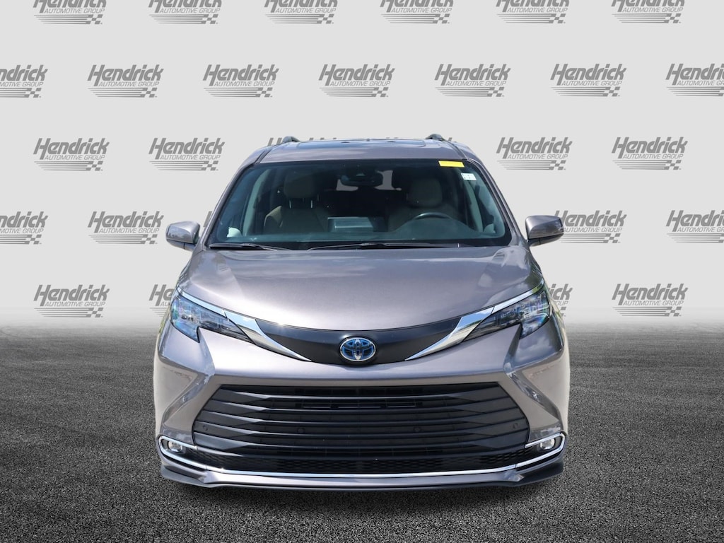Used 2024 Toyota Sienna XLE Van Passenger Van