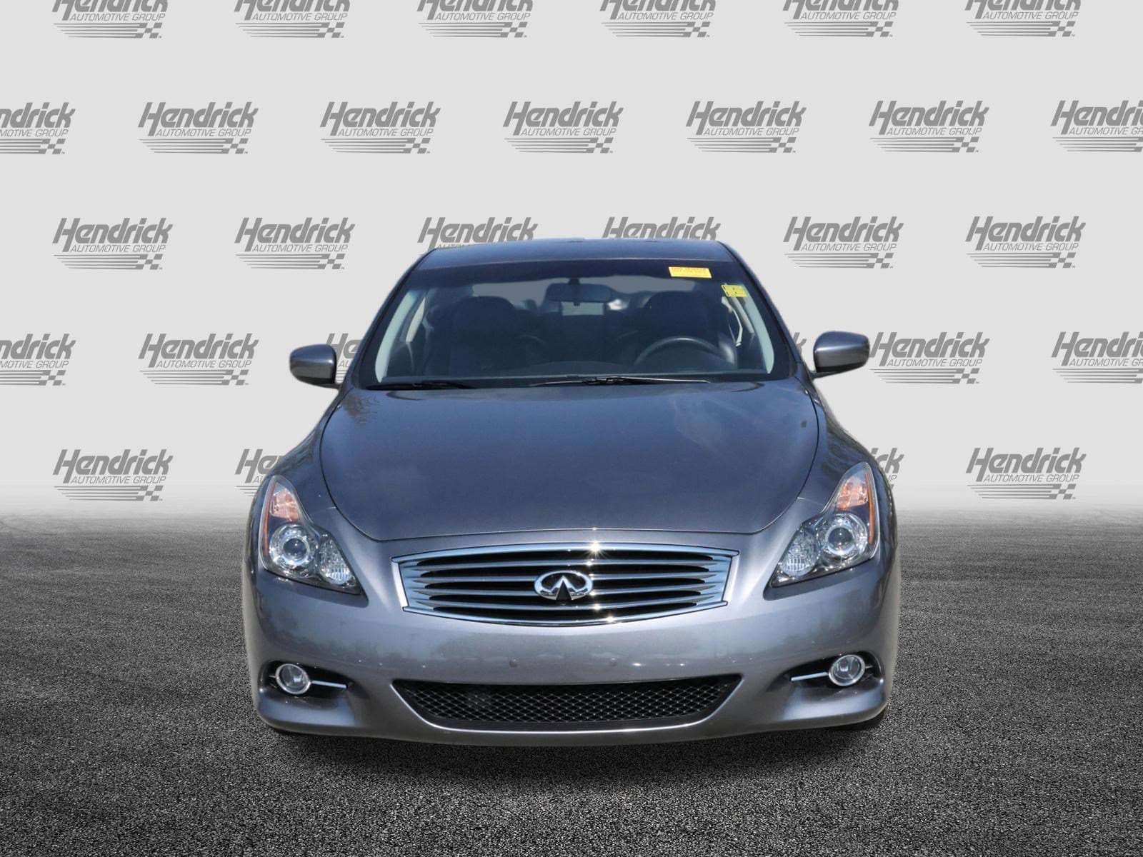 2011 INFINITI G37 Coupe photo 2