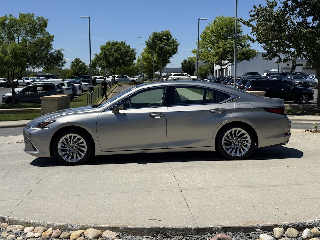 Used 2021 Lexus ES 350 Ultra Luxury Sedan