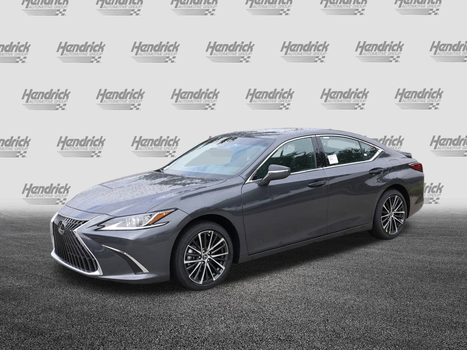 2025 Lexus ES 300h photo 3