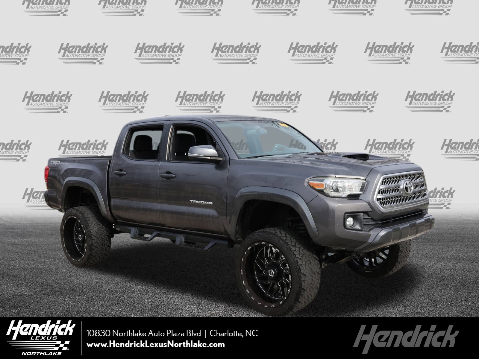 2017 Toyota Tacoma TRD Sport's photo