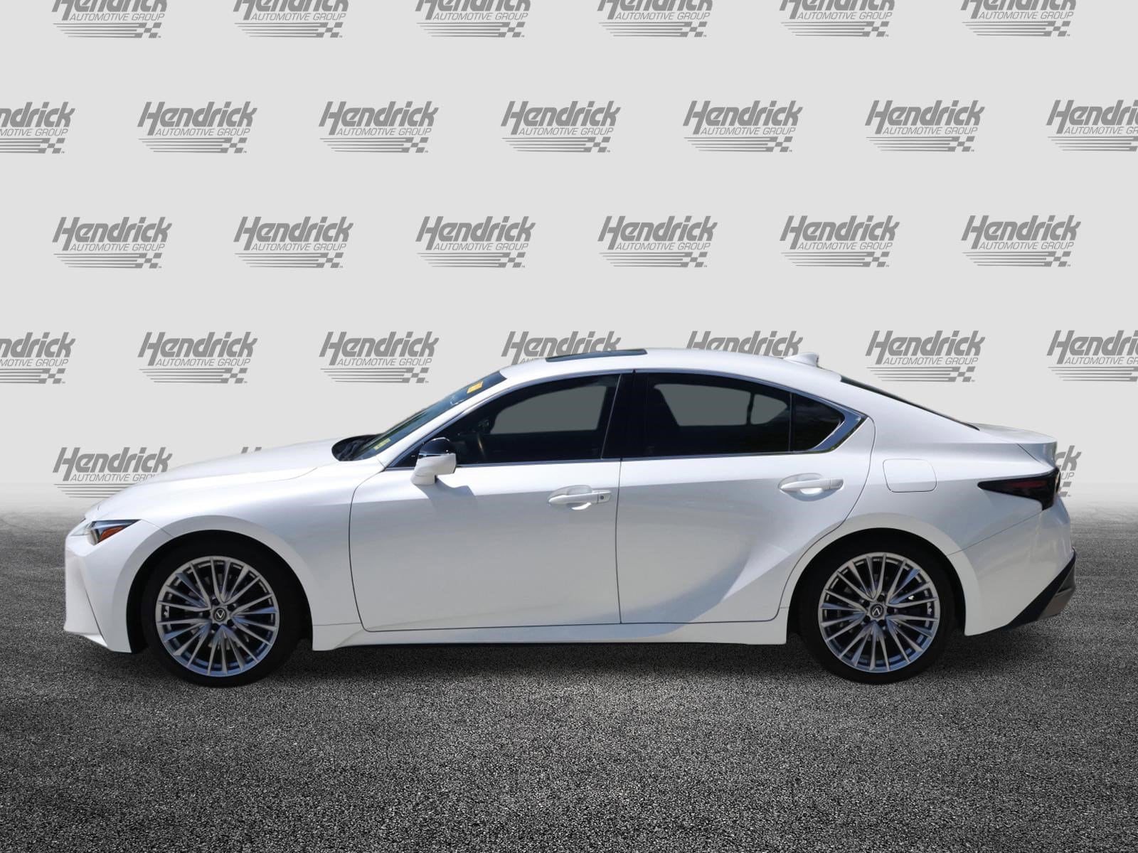 2025 LEXUS IS 300 photo 4