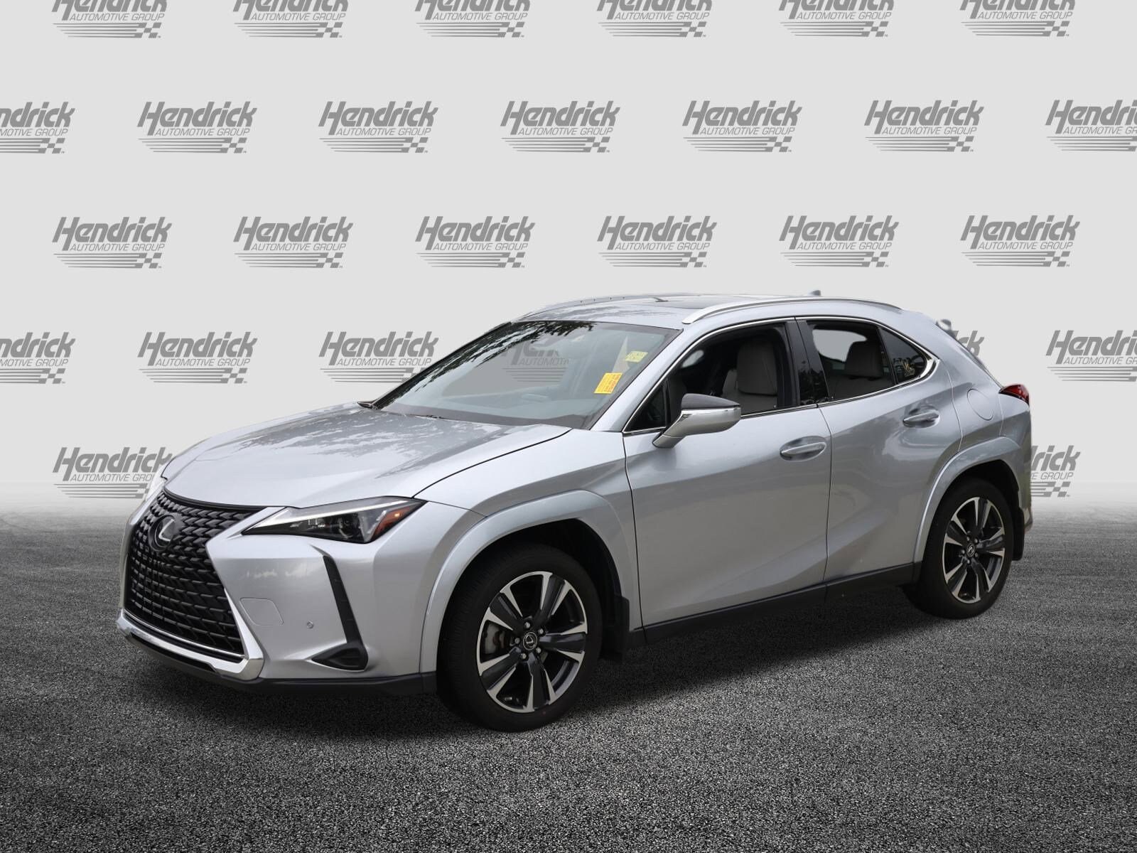 2024 Lexus UX 250h Premium photo 3