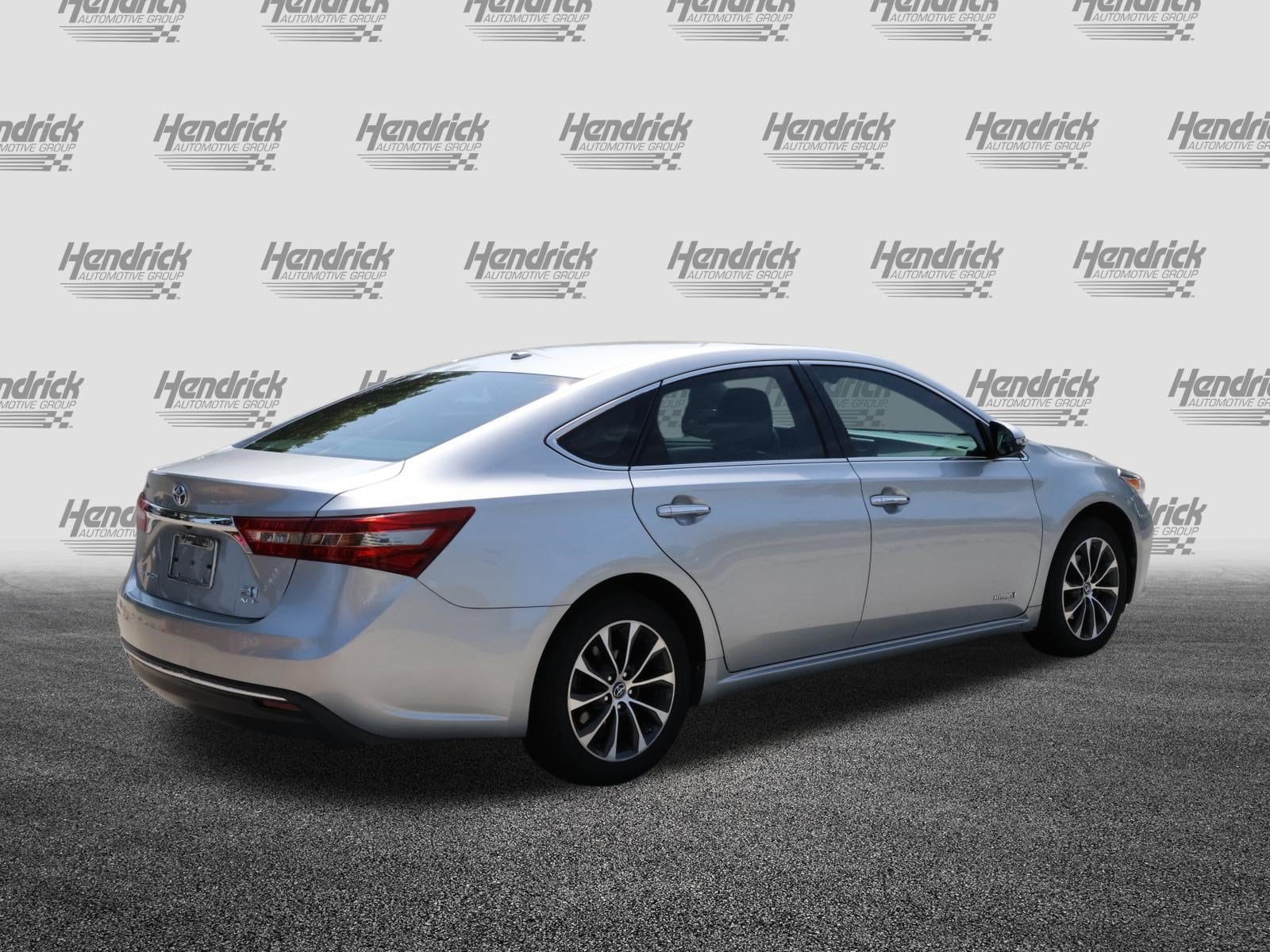 Toyota Avalon Hybrid XLE Premium