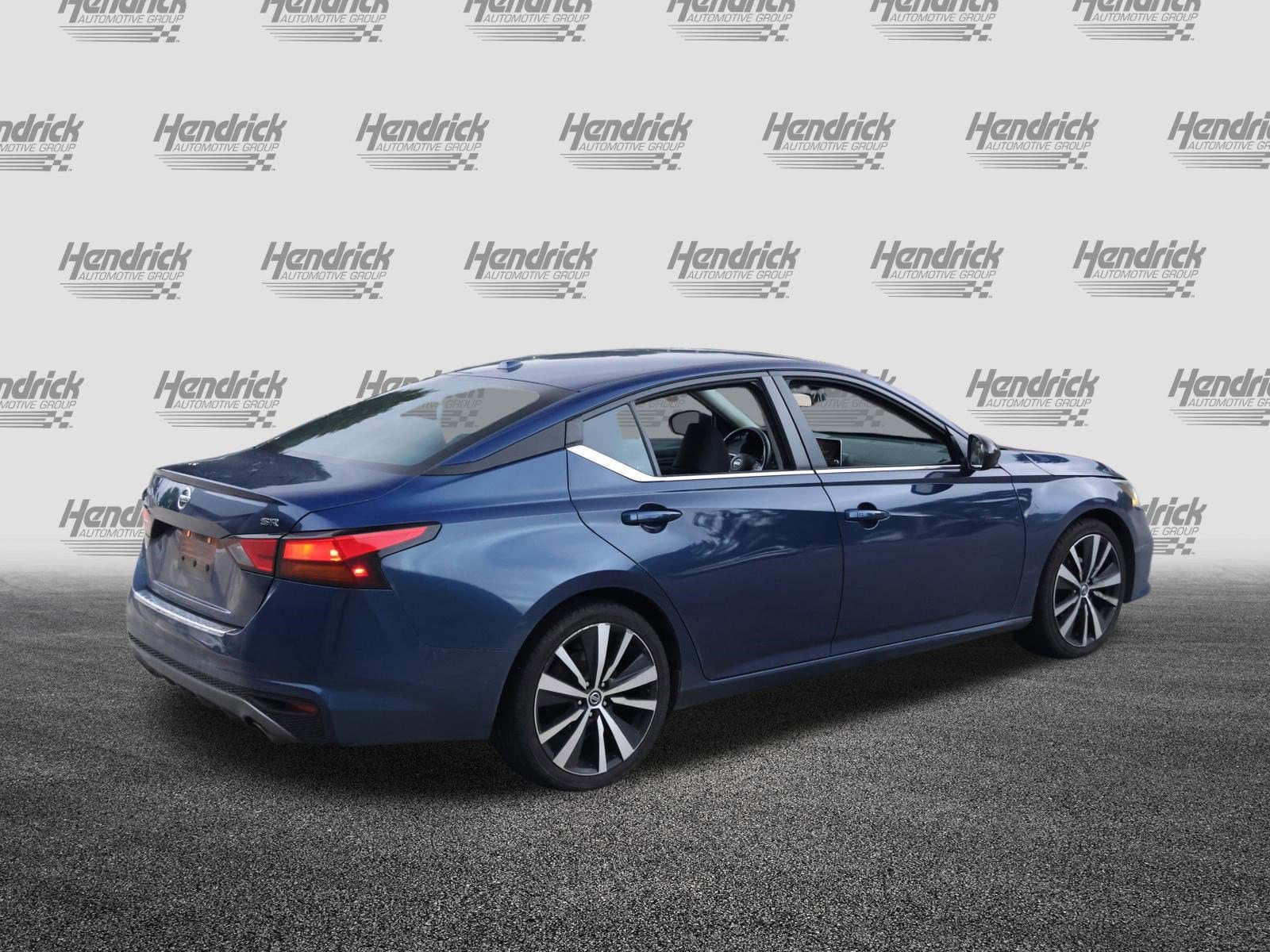 2020 Nissan Altima 2.5 SR photo 6