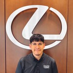 Staff member Kelvin Rios from ID_12b25d445cc7