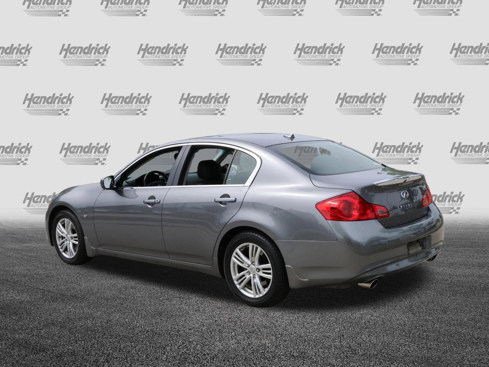 2015 INFINITI Q40 photo 5