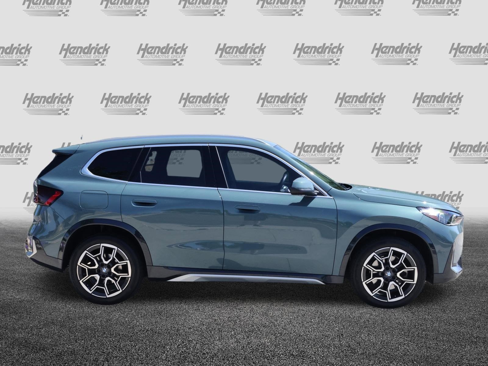 2025 BMW X1 xDrive28i photo 3