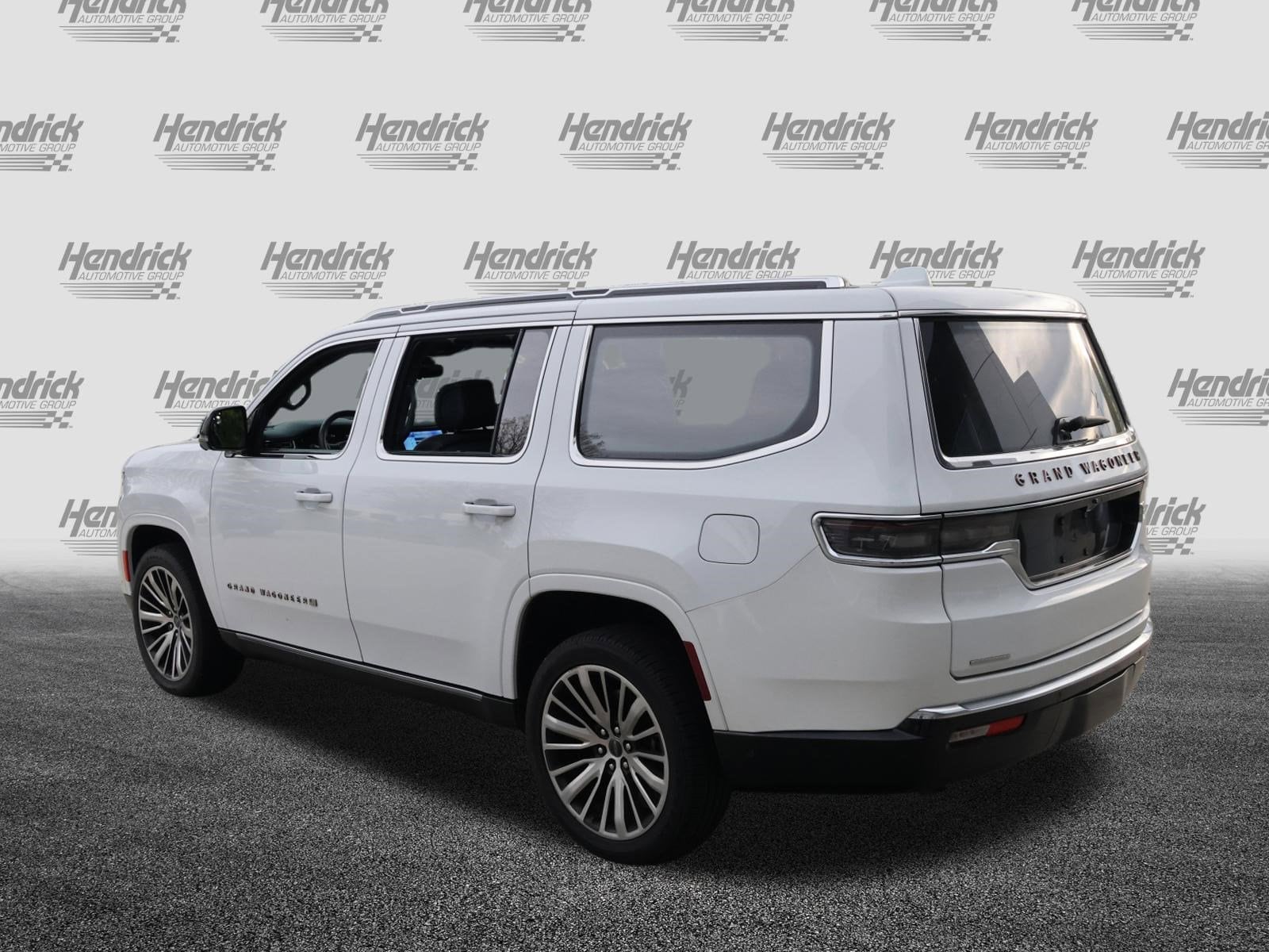 2023 Jeep Grand Wagoneer Series III photo 4