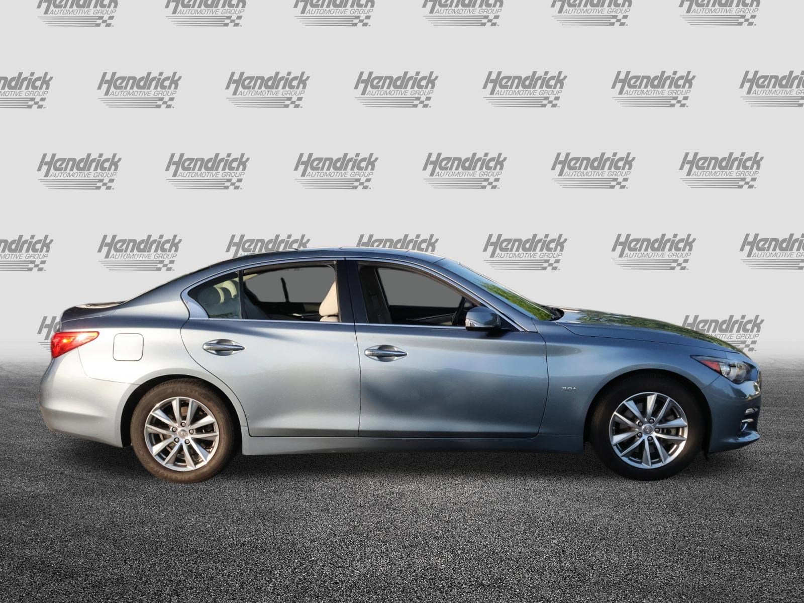 2016 INFINITI Q50 3.0t Premium photo 3