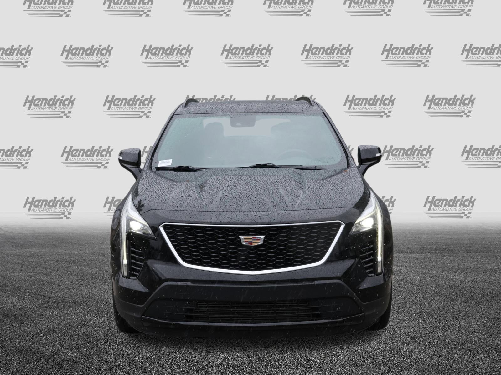 2022 Cadillac XT4 Sport photo 2