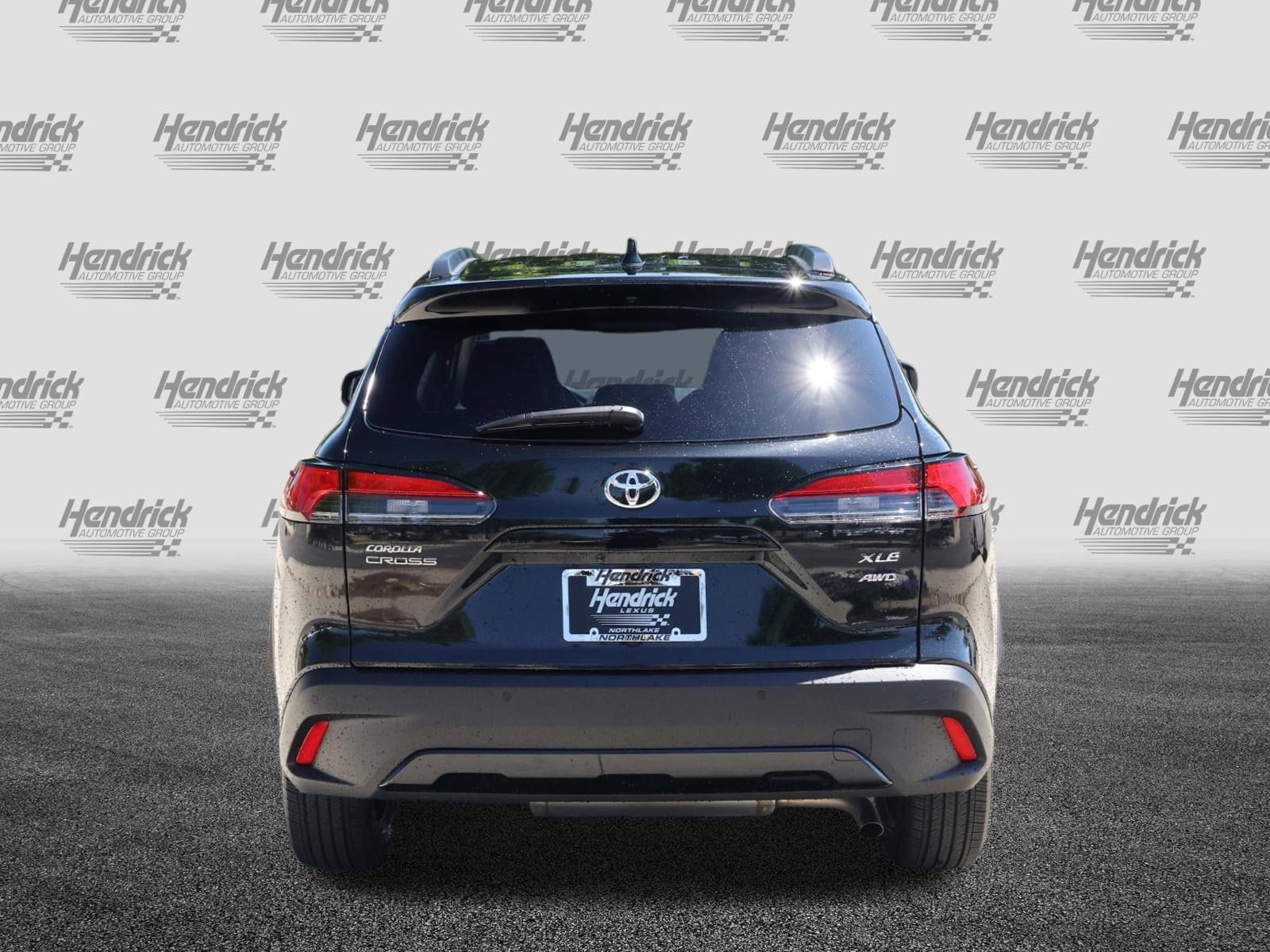 2023 Toyota Corolla Cross XLE photo 6