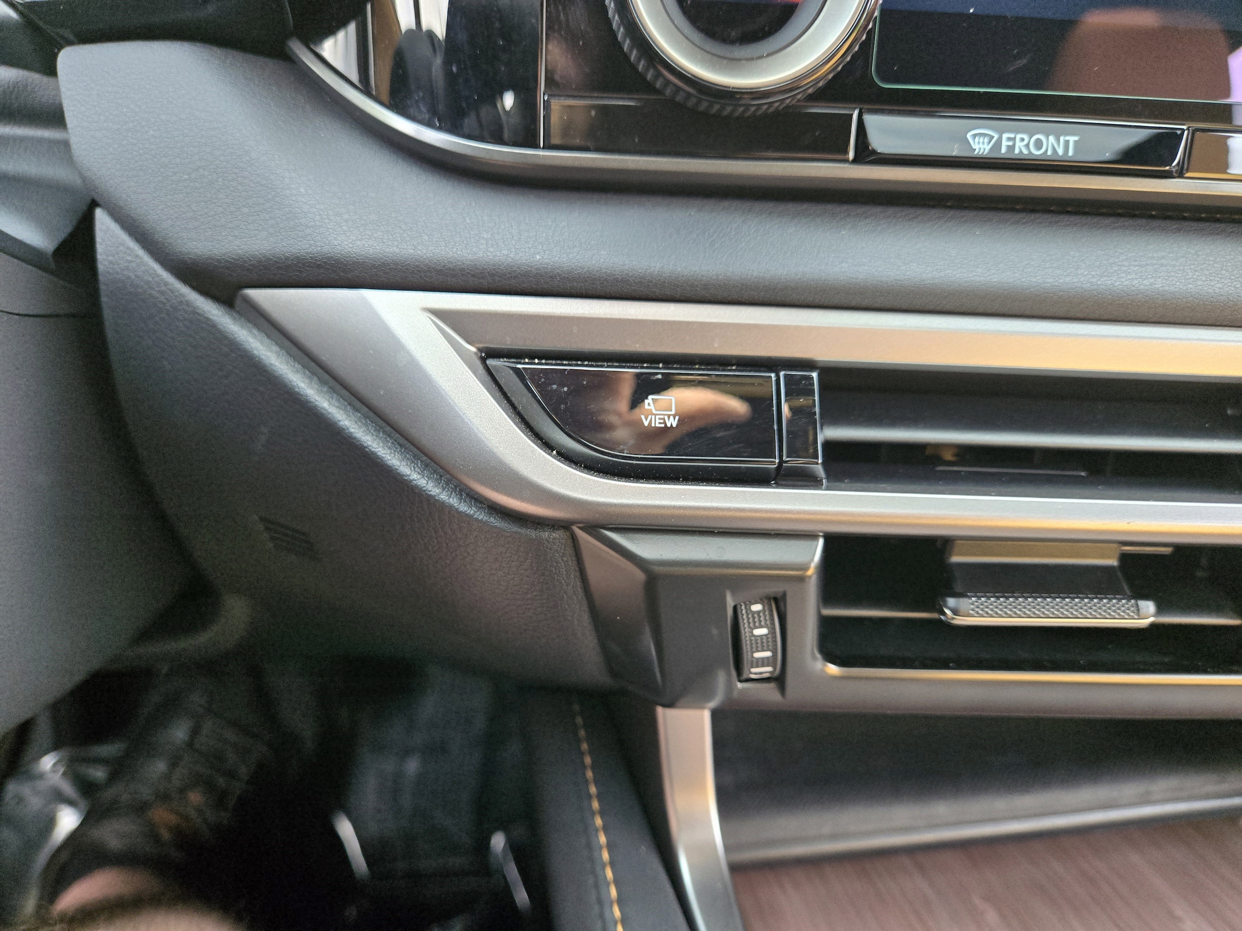 2025 Lexus RX 350 - Photo 22