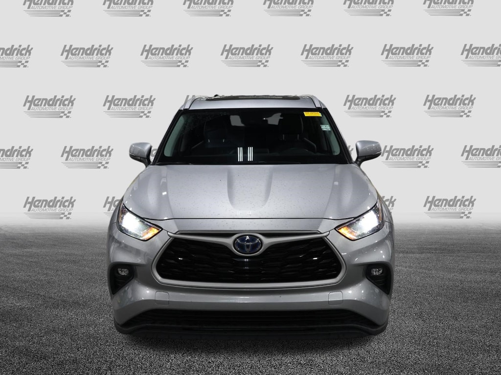 Used 2024 Toyota Highlander Hybrid XLE SUV